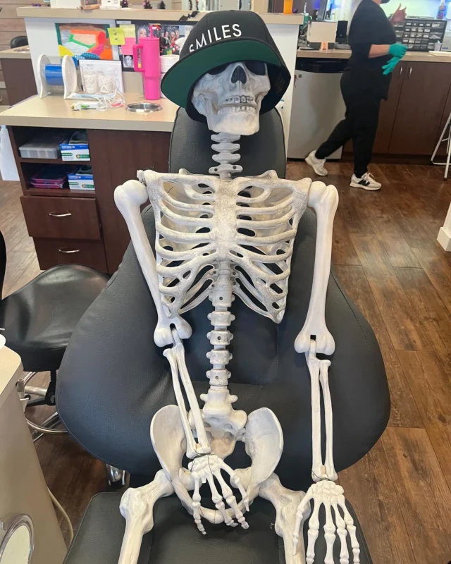Our patient Doug Upp 💀just wanted to give a little reminder that even skeletons need some support. 🦴Em-BRACE-ing the spooky season with these BRACES🎃👻

#pediatricdentistry #dental #halloween #trunkortreat #halloweencostume #happysmiles #healthsmiles #austintexas #atx #instagood #PhotoOfTheDay #braces #orthodontics #bracesyourself #skeltonstyle #invisalign
